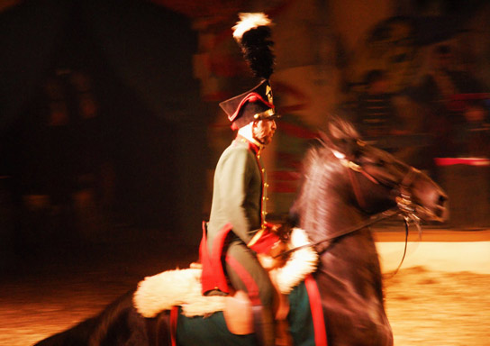 Giffords Circus: War and Peace